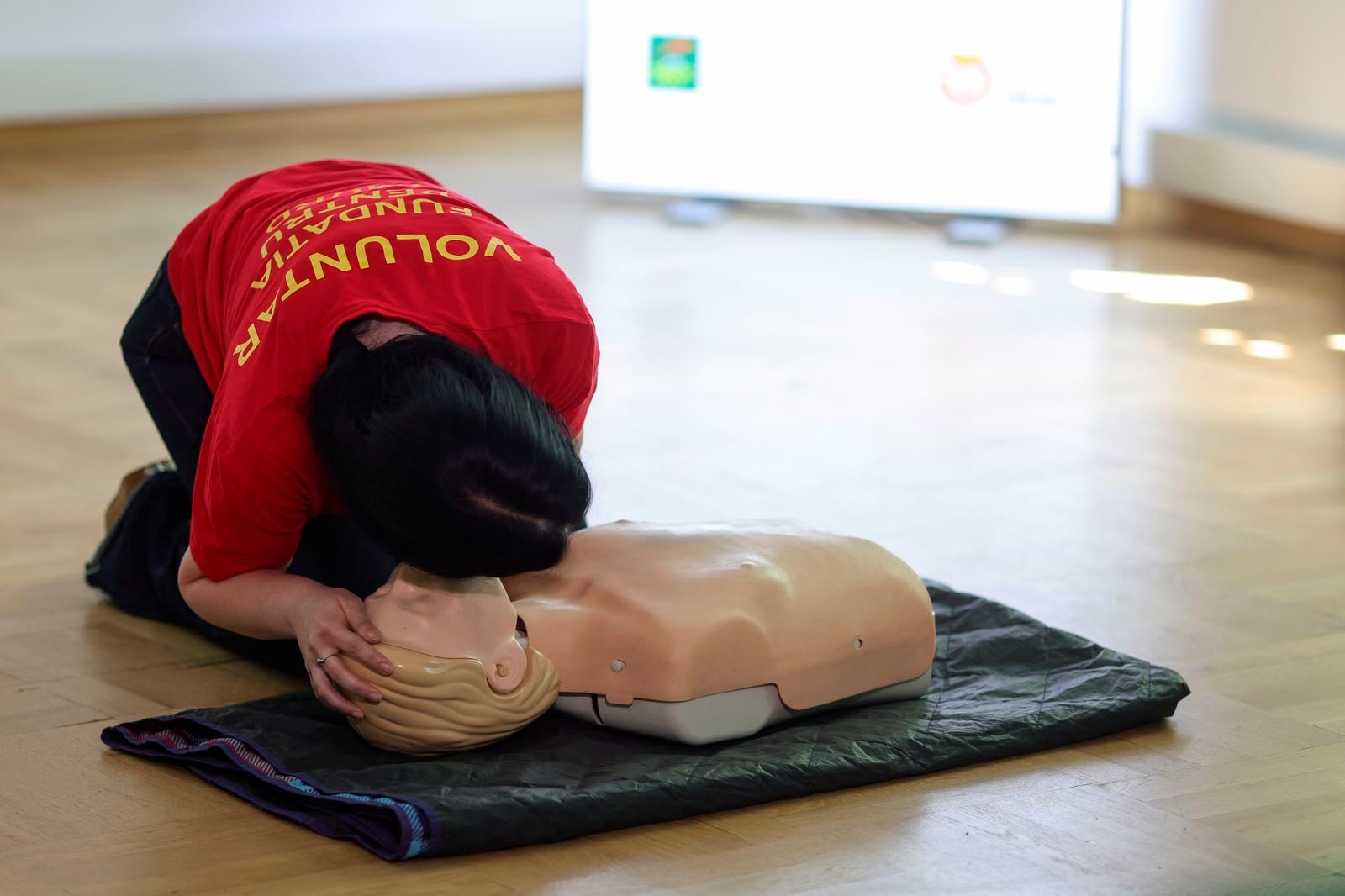 Studiu Groupama: 82% dintre români nu știu să acorde corect primul ajutor, chiar dacă unul din cinci mărturisesc că au fost martori într-o situație de urgență